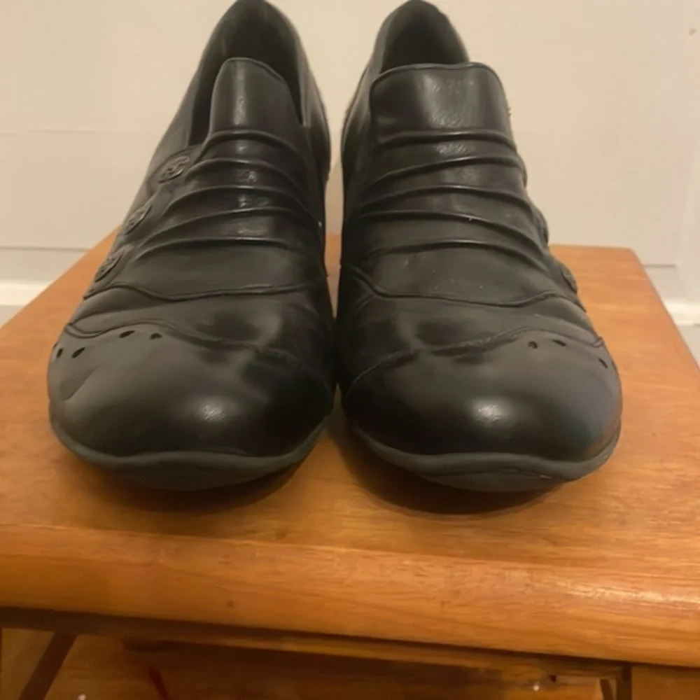 Cobb Hill leather heeled loafers size‎ 10 nearly perfect condition